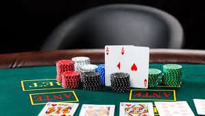 8000bet প্ল্যাটফর্মে ব্যাকারাট কার্ড গেমের টেবিল দৃশ্য